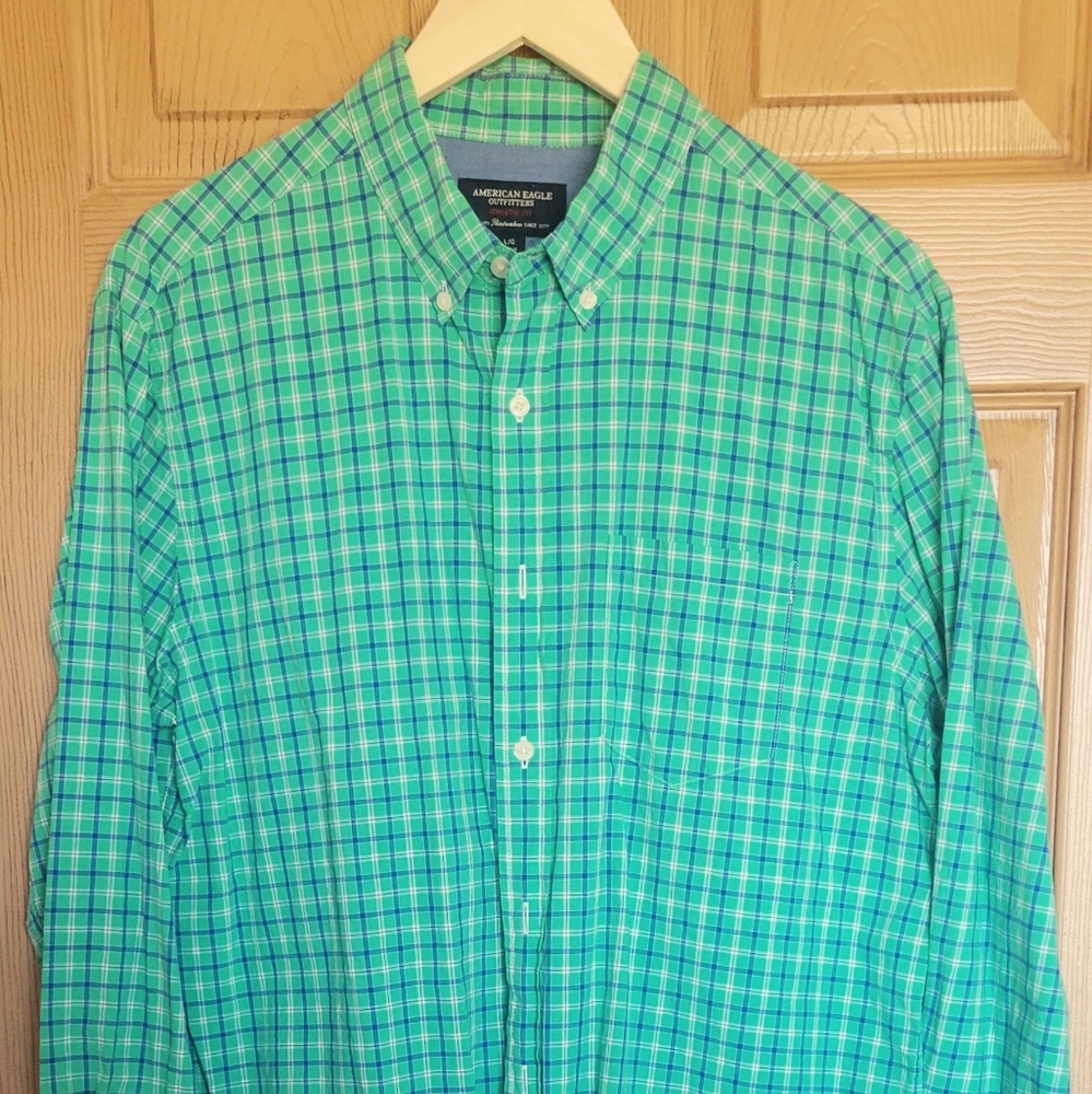 American Eagle Long Sleeve Button Up